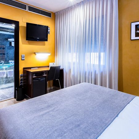 סרגוסה Hotel Gran Via מראה חיצוני תמונה