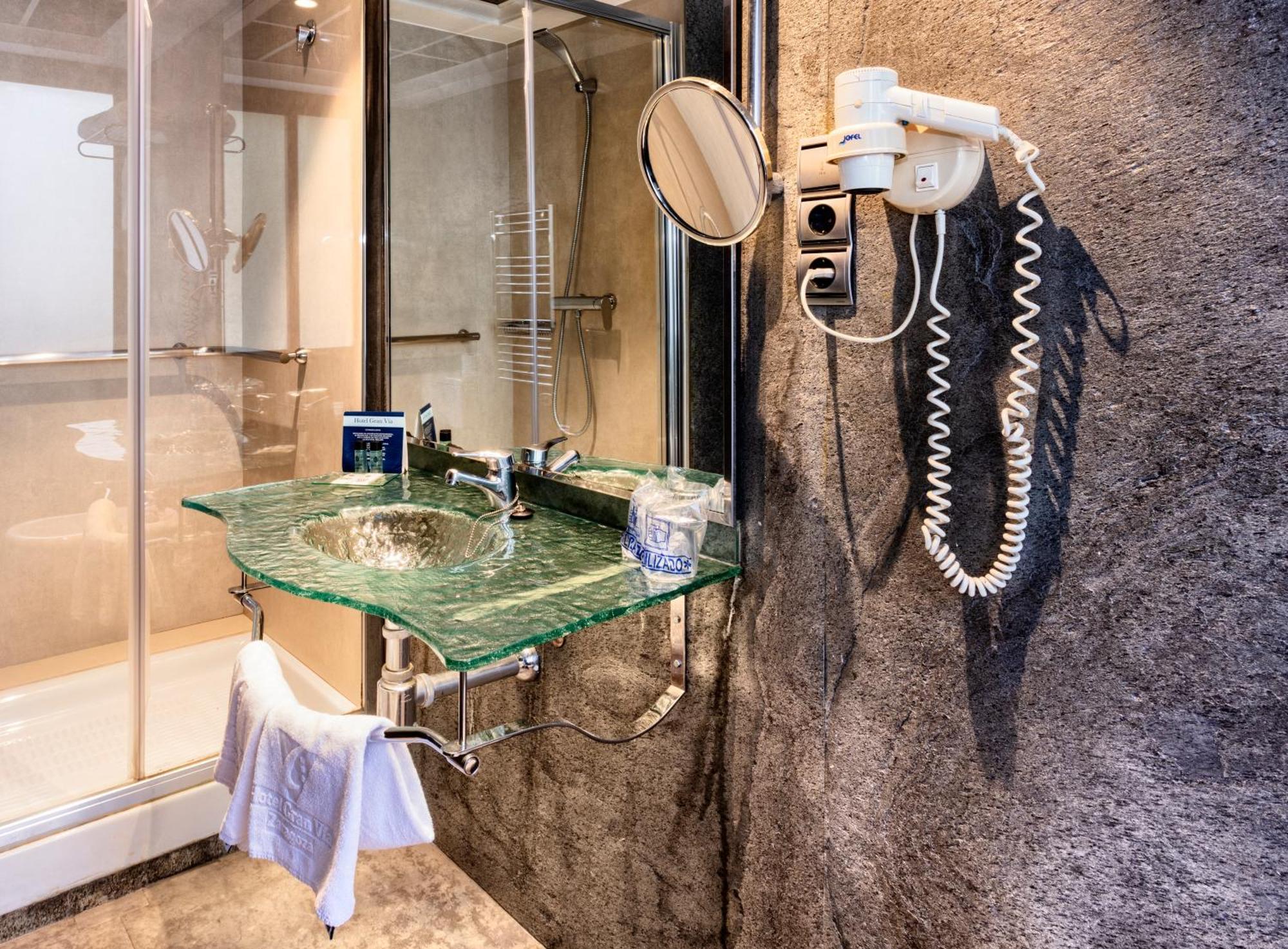 סרגוסה Hotel Gran Via מראה חיצוני תמונה